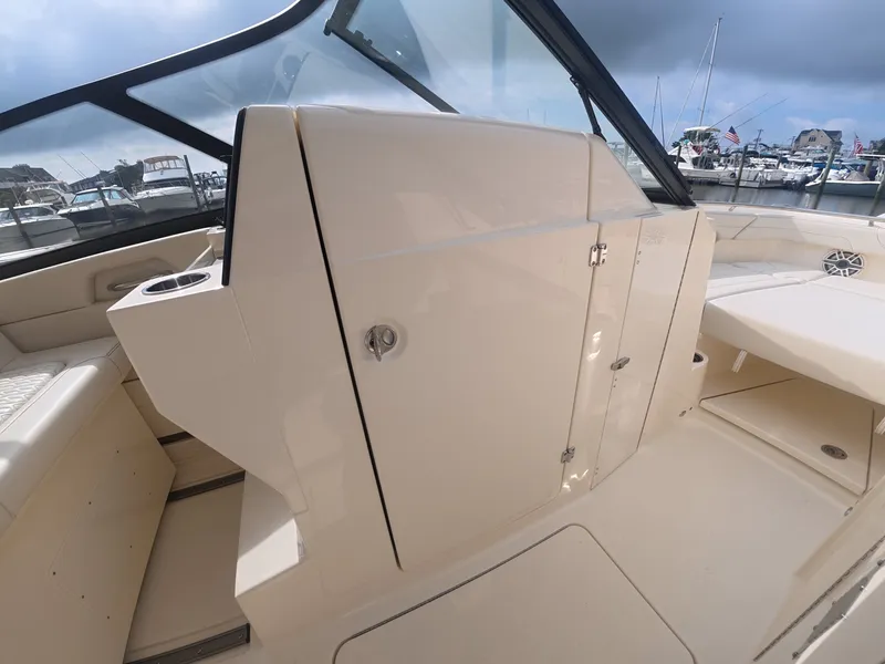 Slide: The Image of Scout 288 Dorado 2027 - 22