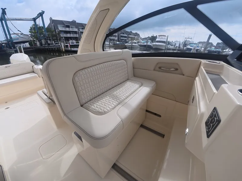 Slide: The Image of Scout 288 Dorado 2027 - 20