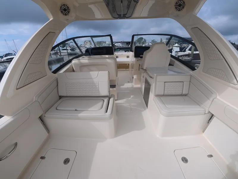 Slide: The Image of Scout 288 Dorado 2027 - 7