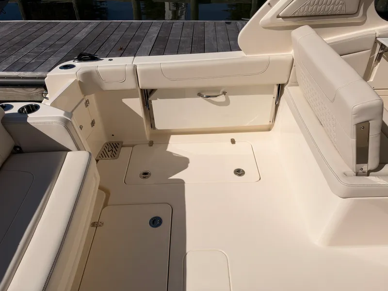 Slide: The Image of Scout 288 Dorado 2027 - 15