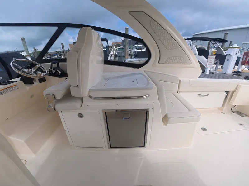 Slide: The Image of Scout 288 Dorado 2027 - 10