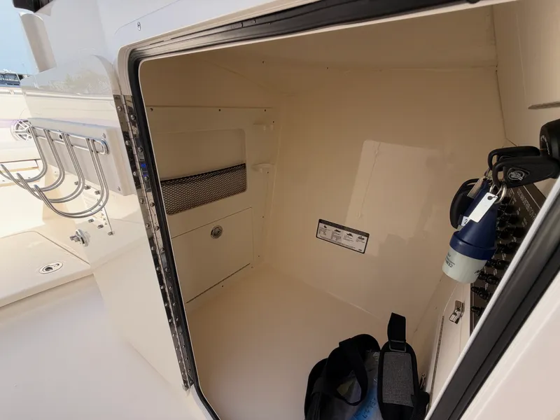 Slide: The Image of Scout 288 Dorado 2027 - 33