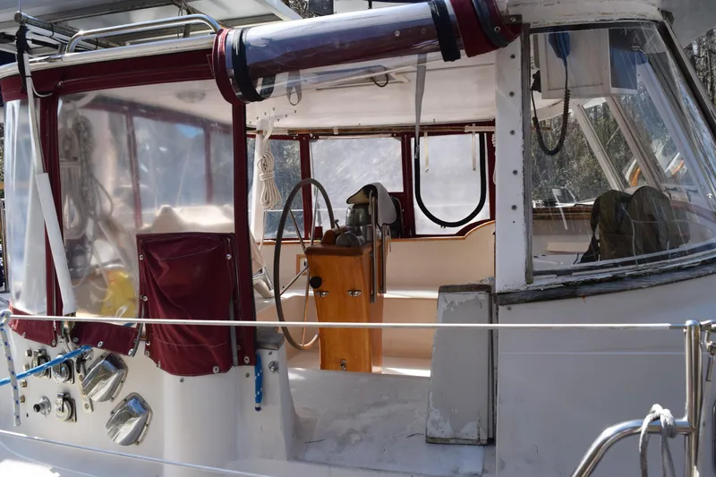 Slide: The Image of Sparkman & Stephens Sunward 48 1989 - 11