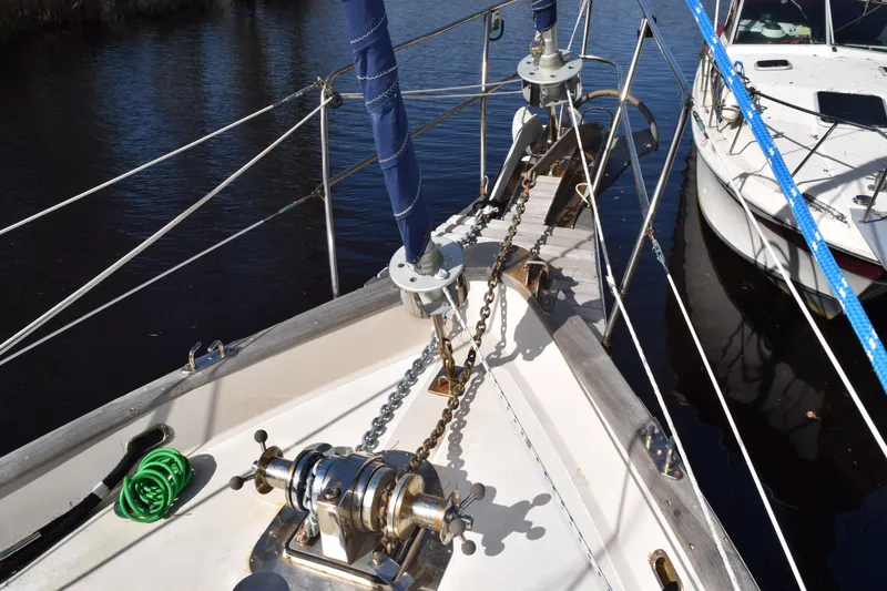 Slide: The Image of Sparkman & Stephens Sunward 48 1989 - 17