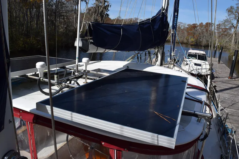 Slide: The Image of Sparkman & Stephens Sunward 48 1989 - 25