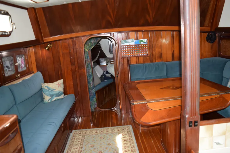 Slide: The Image of Sparkman & Stephens Sunward 48 1989 - 32