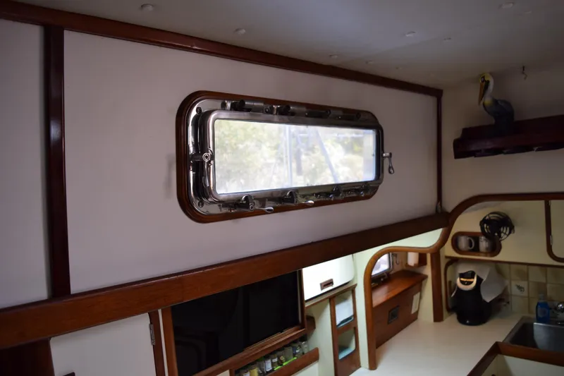 Slide: The Image of Sparkman & Stephens Sunward 48 1989 - 37