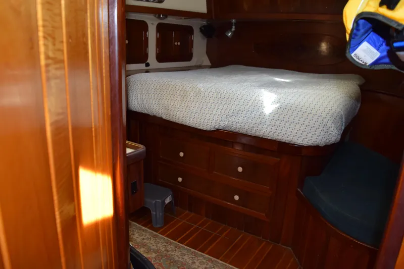 Slide: The Image of Sparkman & Stephens Sunward 48 1989 - 59