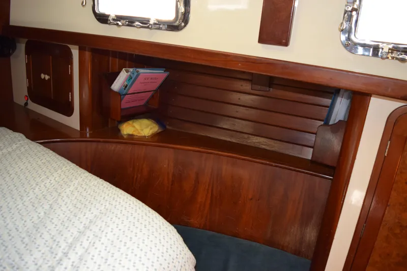 Slide: The Image of Sparkman & Stephens Sunward 48 1989 - 61