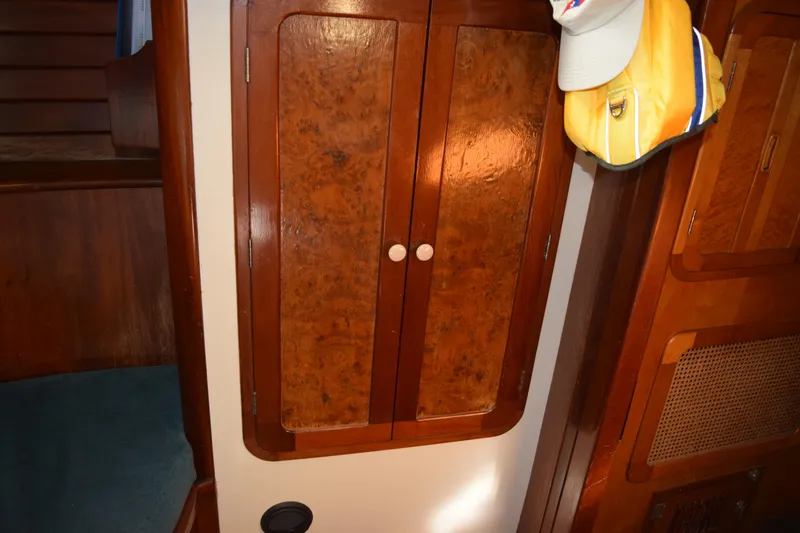 Slide: The Image of Sparkman & Stephens Sunward 48 1989 - 62