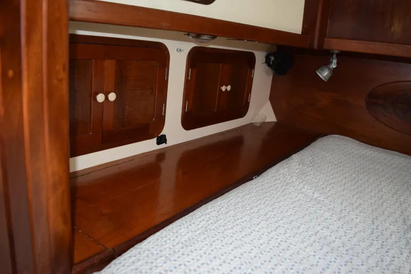 Slide: The Image of Sparkman & Stephens Sunward 48 1989 - 63