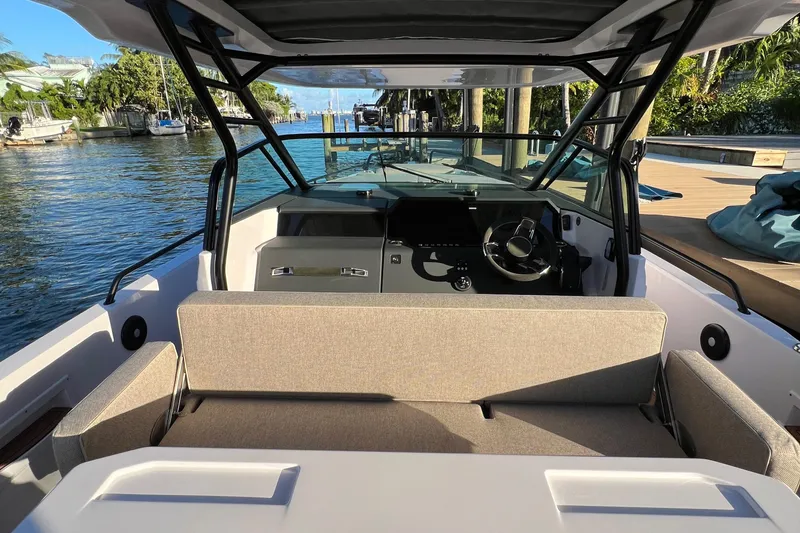 Slide: The Image of Axopar 37 Sun-Top 2023 - 51