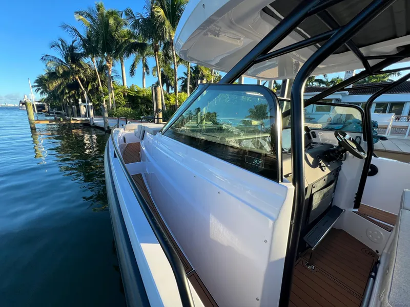 Slide: The Image of Axopar 37 Sun-Top 2023 - 60