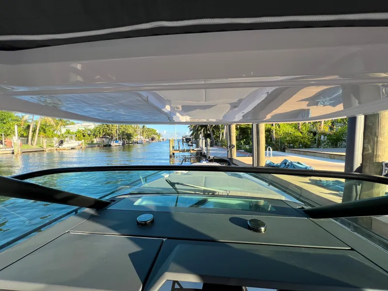 Slide: The Image of Axopar 37 Sun-Top 2023 - 71