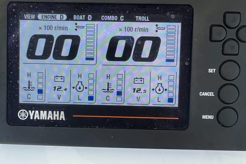 Slide: The Image of Yamaha engine display on a 2020 Sea Hunt Gamefish 25 boat. - 34
