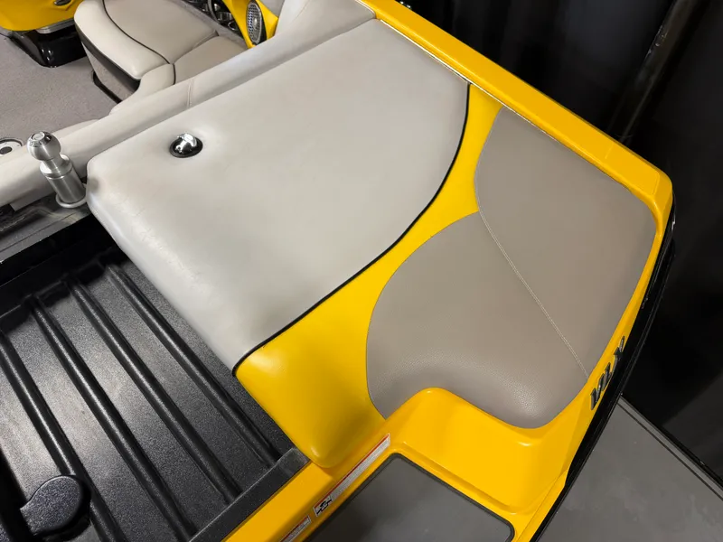 Slide: The Image of Malibu WAKESETTER 21 VLX 2012 - 14