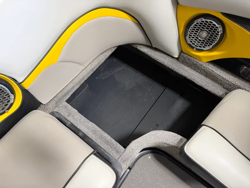 Slide: The Image of Malibu WAKESETTER 21 VLX 2012 - 30