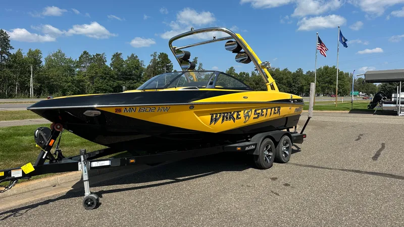 Slide: The Image of Malibu WAKESETTER 21 VLX 2012 - 1