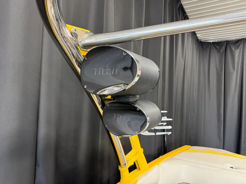 Slide: The Image of Malibu WAKESETTER 21 VLX 2012 - 64