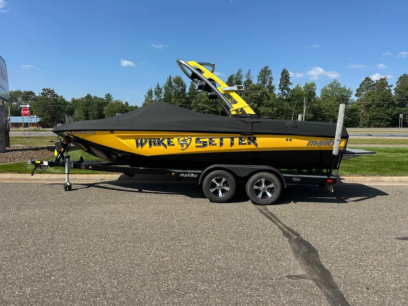 Slide: The Image of Malibu WAKESETTER 21 VLX 2012 - 21