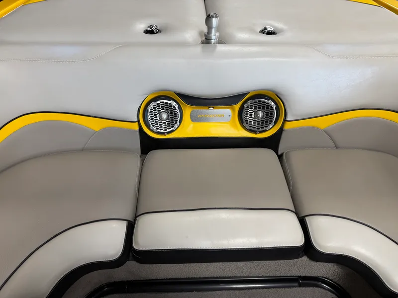 Slide: The Image of Malibu WAKESETTER 21 VLX 2012 - 25
