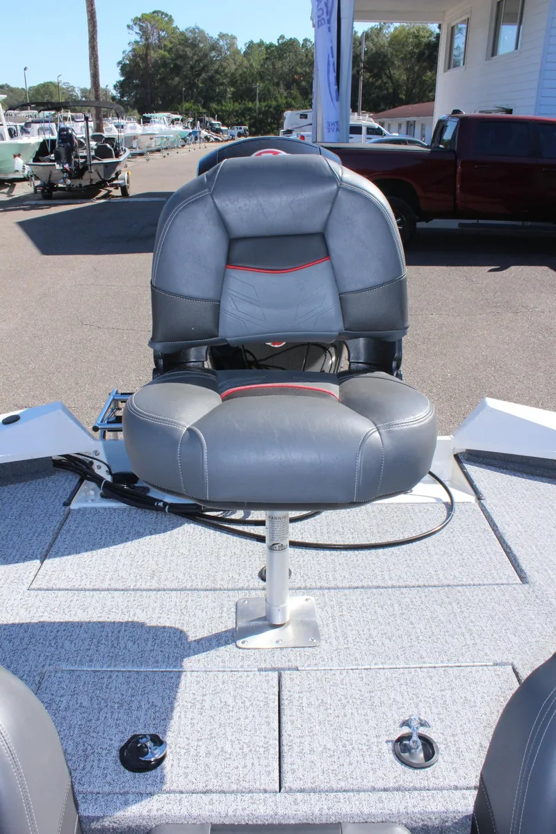 Slide: The Image of 2021 Tracker 195 TXW Tournament Edition fishing boat seat. - 8