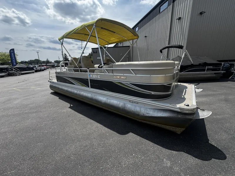 Slide: The Image of Apex Marine QWEST 823 AVANTI 2017 - 2