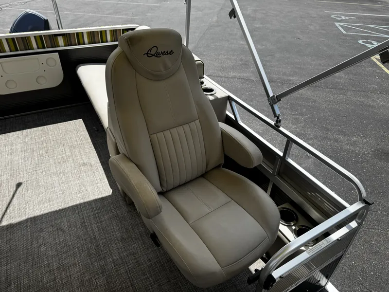 Slide: The Image of Apex Marine QWEST 823 AVANTI 2017 - 9