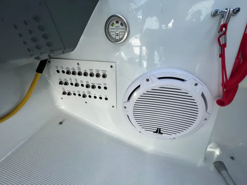 Slide: The Image of Formula 350 Crossover Bowrider 2014 - 57