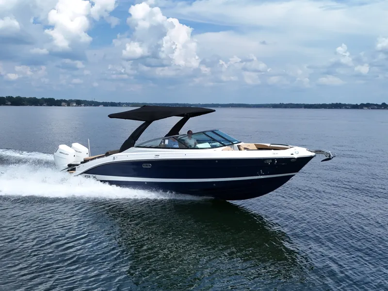 Slide: The Image of Sea Ray SLX 280 Outboard 2027 - 3