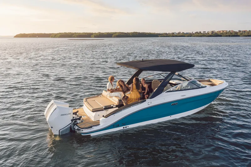 Slide: The Image of Sea Ray SLX 280 Outboard 2027 - 4