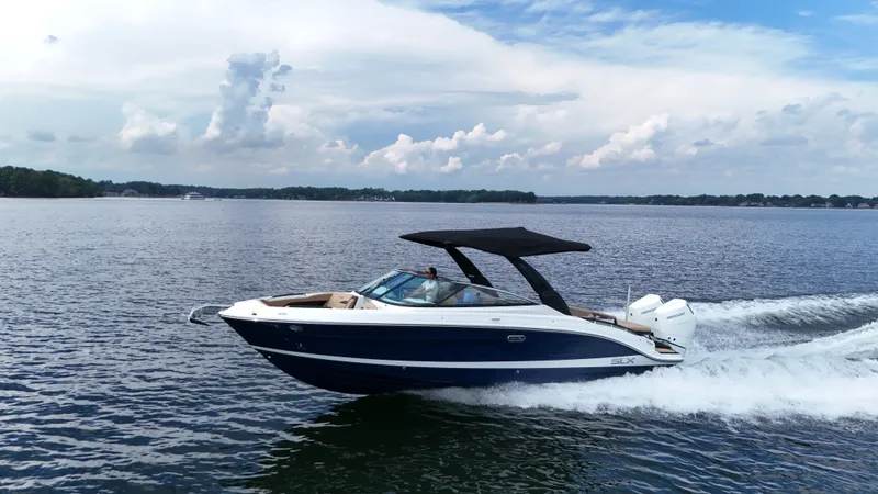 Slide: The Image of Sea Ray SLX 280 Outboard 2027 - 1