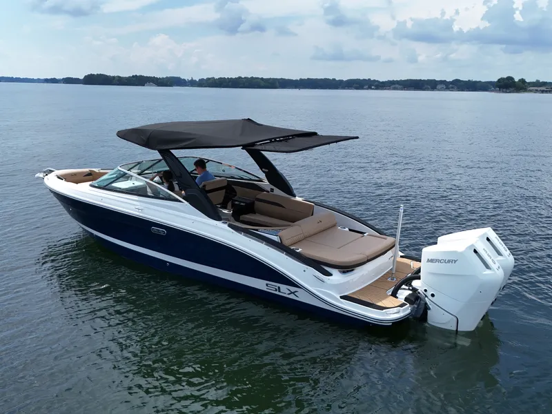 Slide: The Image of Sea Ray SLX 280 Outboard 2027 - 1