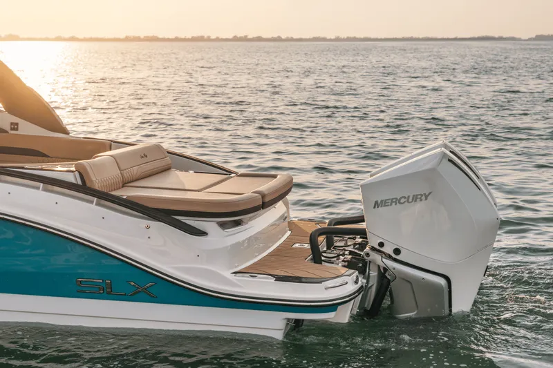 Slide: The Image of Sea Ray SLX 280 Outboard 2027 - 6