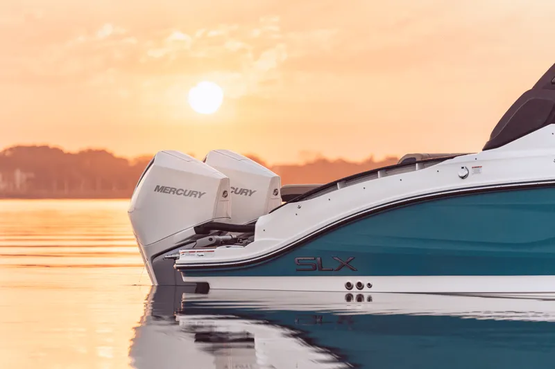 Slide: The Image of Sea Ray SLX 280 Outboard 2027 - 8