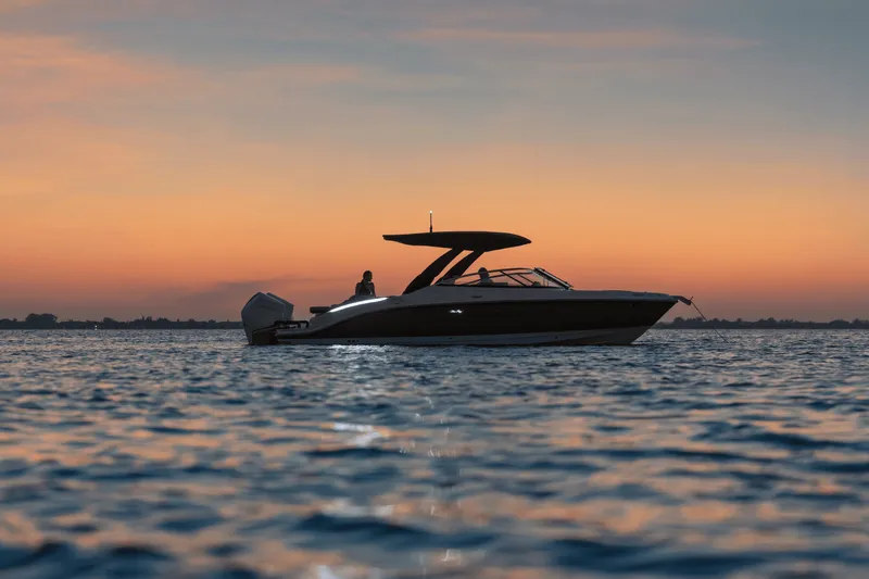 Slide: The Image of Sea Ray SLX 280 Outboard 2027 - 24