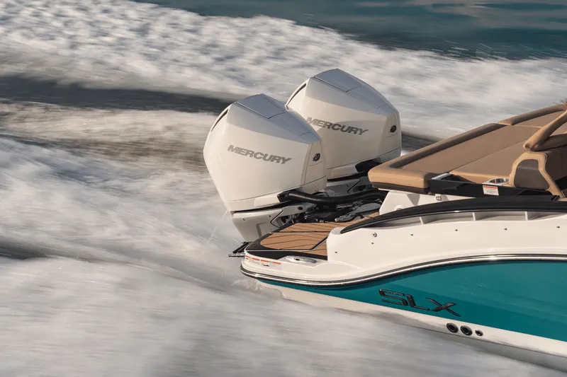 Slide: The Image of Sea Ray SLX 280 Outboard 2027 - 7