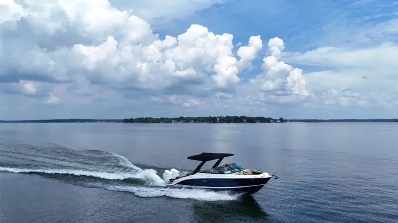 Slide: The Image of Sea Ray SLX 280 Outboard 2027 - 25