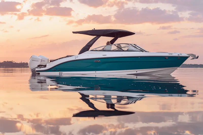 Slide: The Image of Sea Ray SLX 280 Outboard 2027 - 10