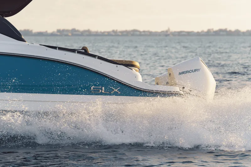 Slide: The Image of Sea Ray SLX 280 Outboard 2027 - 5