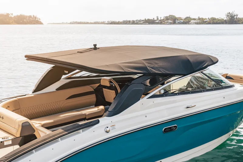 Slide: The Image of Sea Ray SLX 280 Outboard 2027 - 11