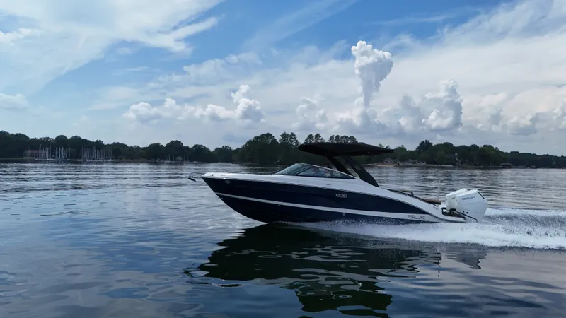 Slide: The Image of Sea Ray SLX 280 Outboard 2027 - 27