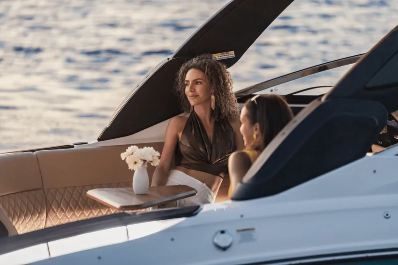 Slide: The Image of Sea Ray SLX 280 Outboard 2027 - 21