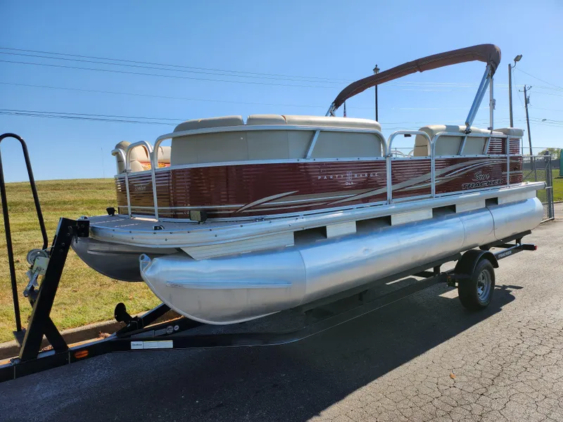 Slide: The Image of 2012 Sun Tracker Party Barge 20 DLX pontoon boat on trailer. - 6