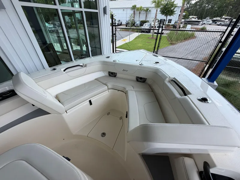 Slide: The Image of Scout 305 LXF 2027 - 24
