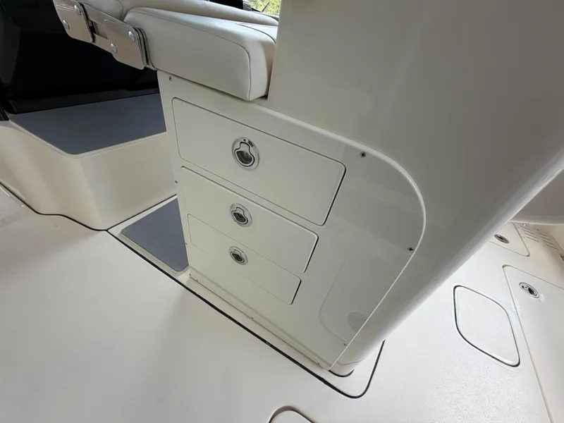 Slide: The Image of Scout 305 LXF 2027 - 13