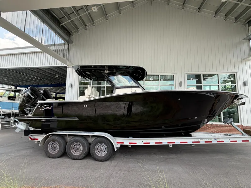 The Image of Scout 305 LXF 2027 - 0