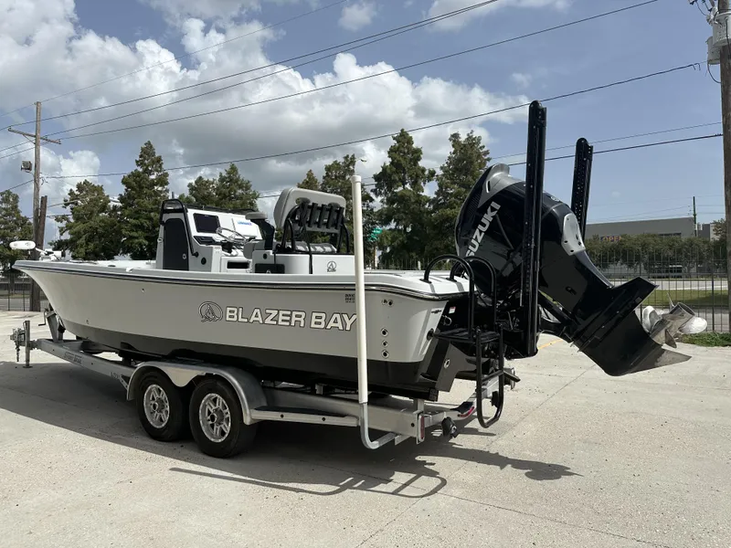 Slide: The Image of Blazer Bay 2700 Hybrid 2021 - 11