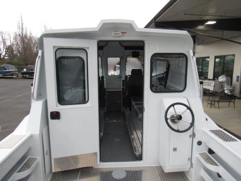 Slide: The Image of Hewescraft 270 Alaskan 2026 - 11