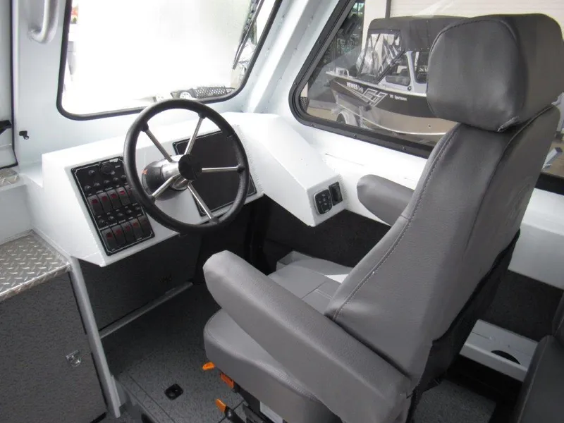 Slide: The Image of Hewescraft 270 Alaskan 2026 - 14